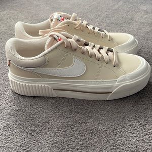 Nike Court Legacy Lift